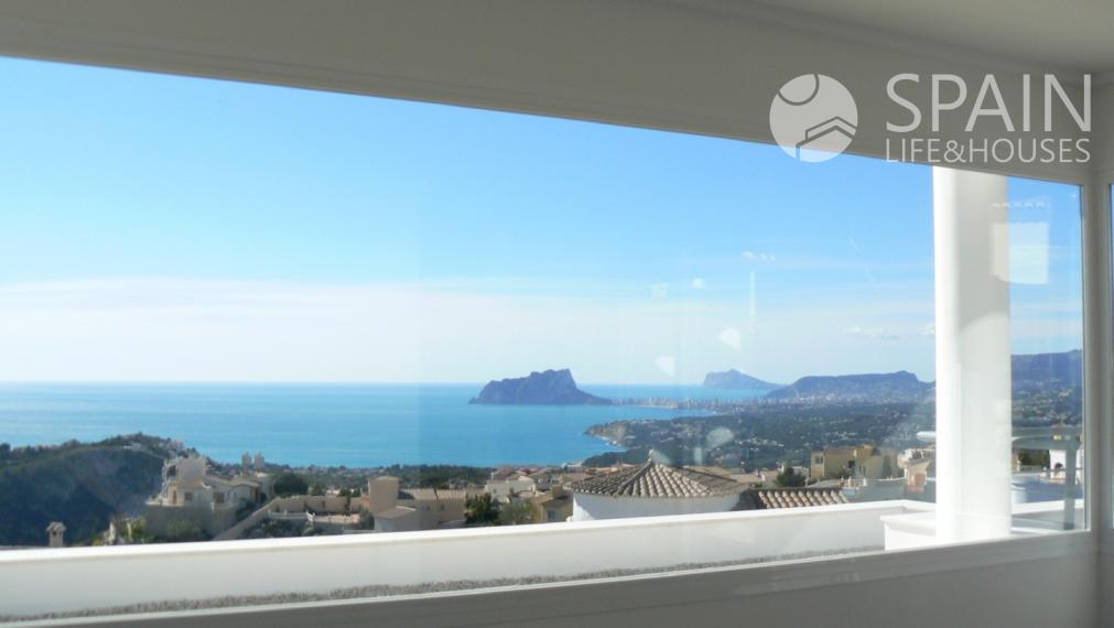 Supreme modern villa in Cumbre del Sol with sea views