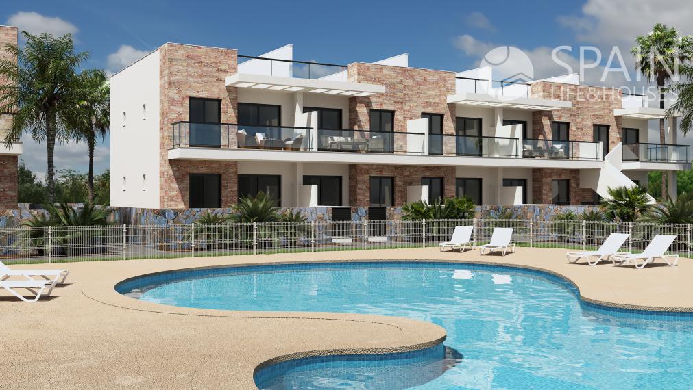 Mervalous townhouses with sea views and community pool in Mil Palmeras