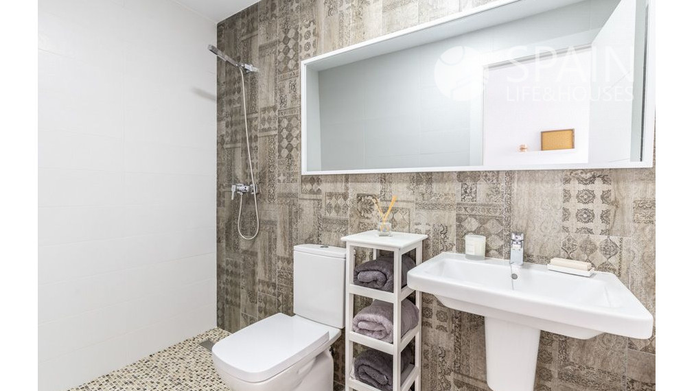 Fantastic new houses in Alicante, 5 minutes from the beach and 15 minutes from city center