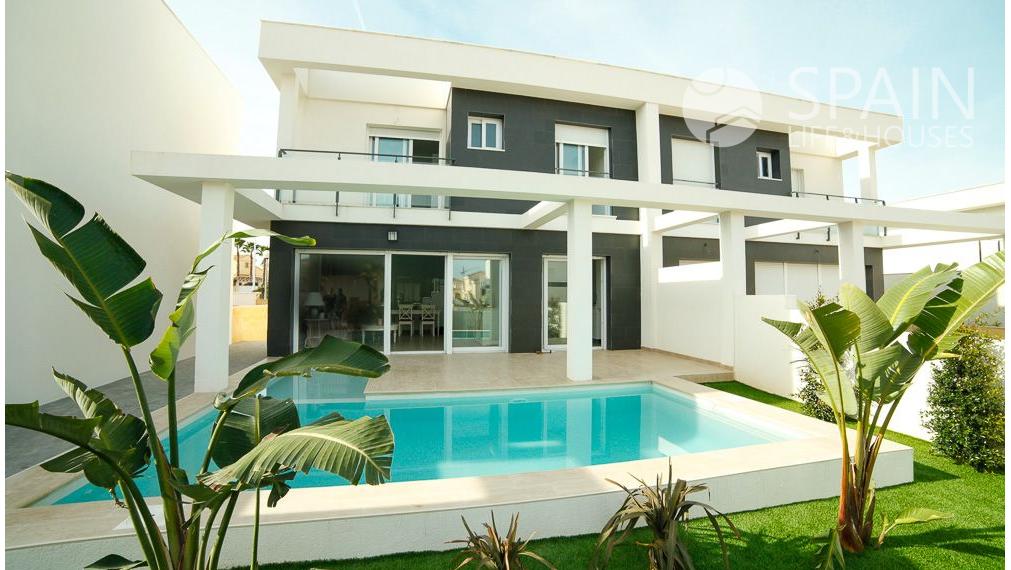 PROJECT LIN-DA. Magnificent semi-detached villas with pool 5 minutes from the beach in Alicante. The project will be completed in early 2025