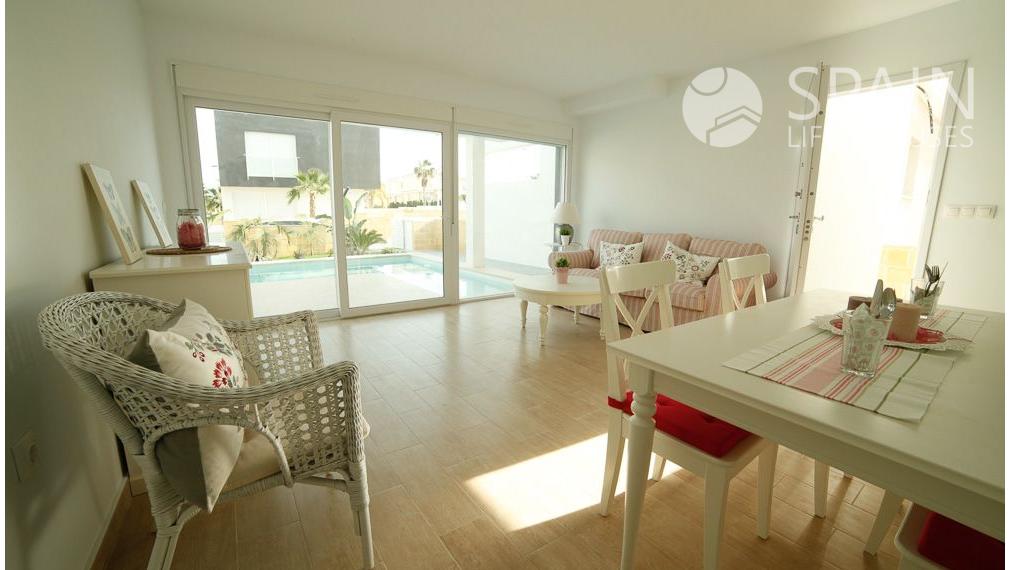 PROJECT LIN-DA. Magnificent semi-detached villas with pool 5 minutes from the beach in Alicante. The project will be completed in early 2025