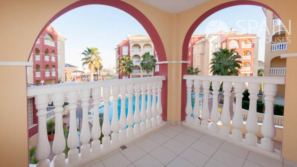 Newly built apartment with 2 bedrooms and 2 bathrooms 10 minutes from the beach in Los Alcazares, Murcia, Spain. Key in hand