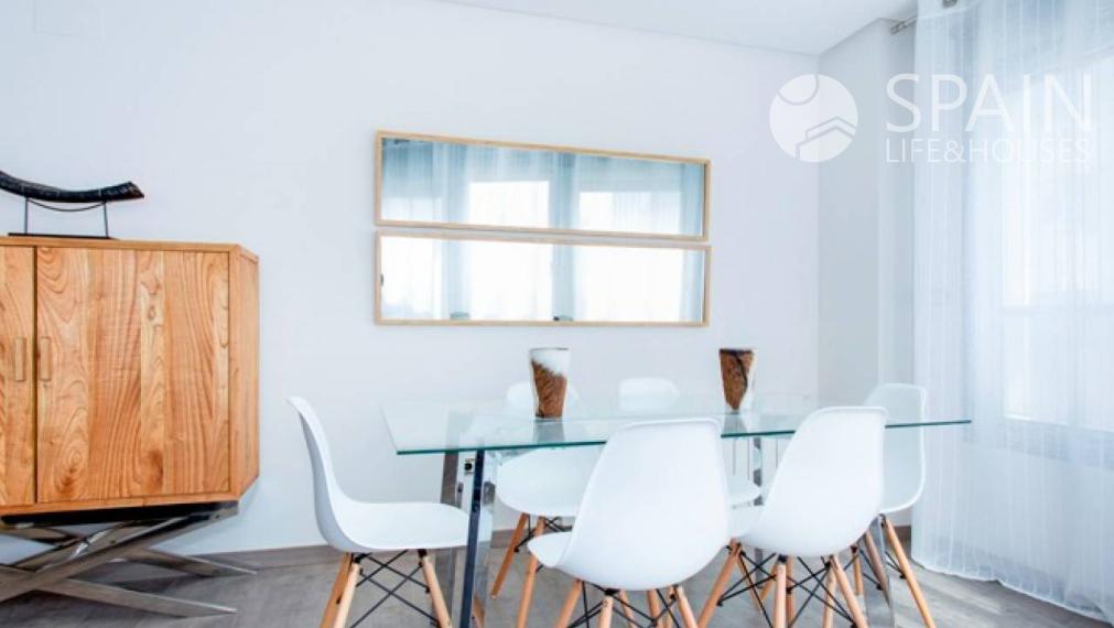 Newly built apartments with 3 bedrooms in the center of Elche, Alicante. Located 15 km  from the beach. Key in hand