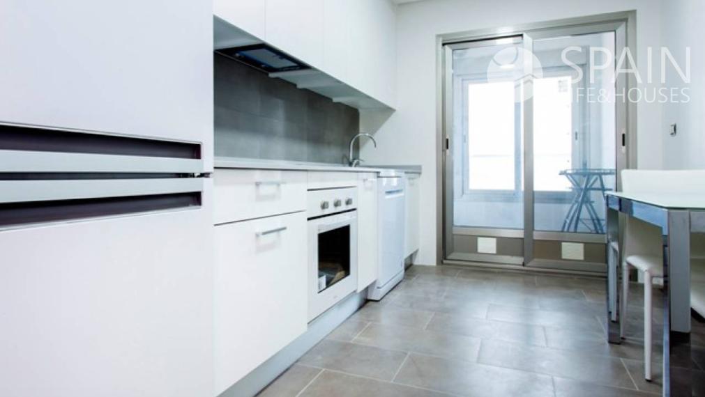 Newly built apartments with 3 bedrooms in the center of Elche, Alicante. Located 15 km  from the beach. Key in hand