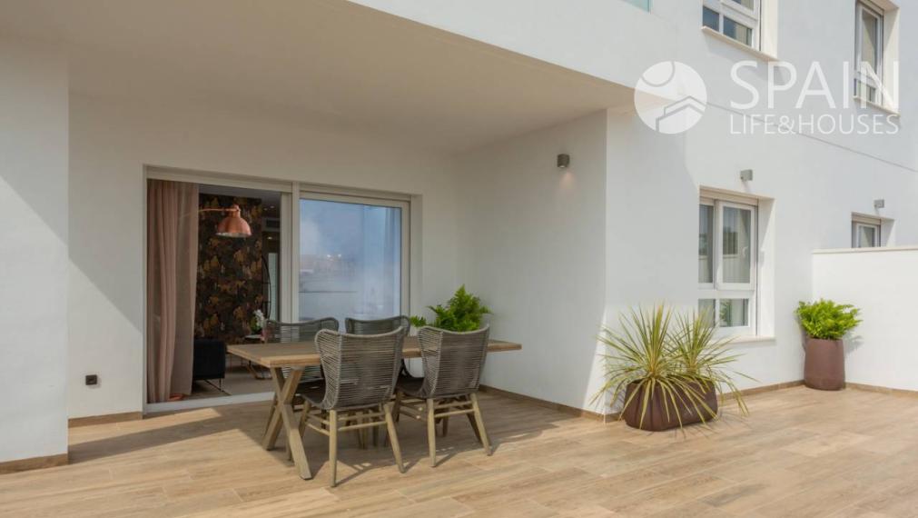 Luxurious new build flat in Punta Prima, Alicante