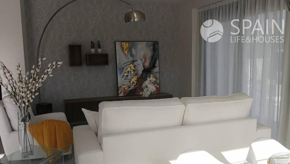 Newly built semi-detached villa with private pool and 6 km from the beach in San Fulgencio, Alicante. Delivery November 2023