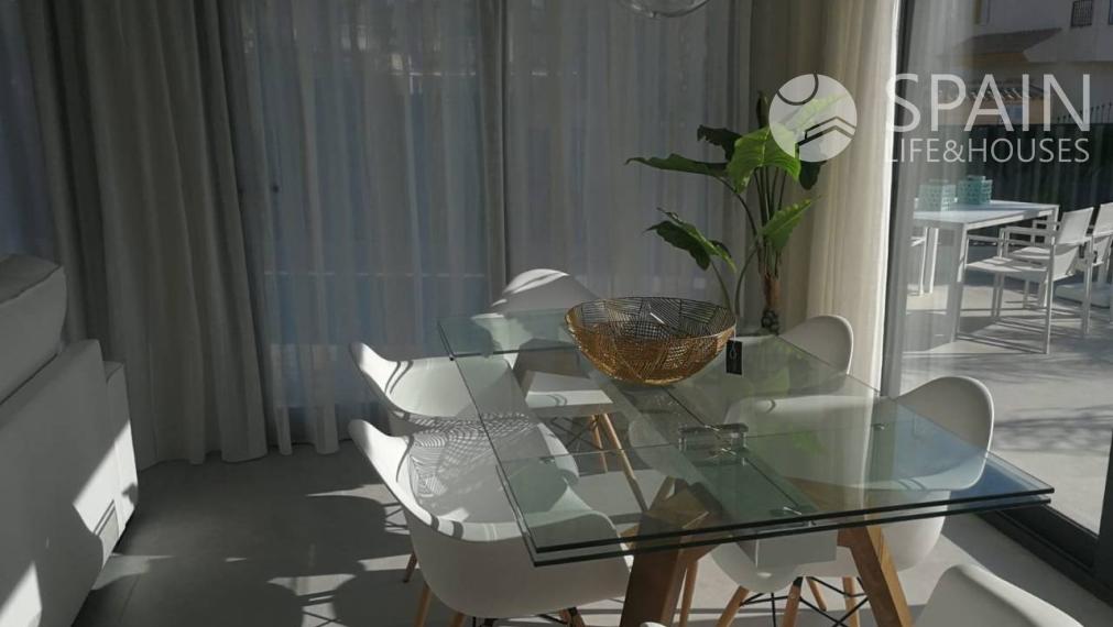 Newly built semi-detached villa with private pool and 6 km from the beach in San Fulgencio, Alicante. Delivery November 2023