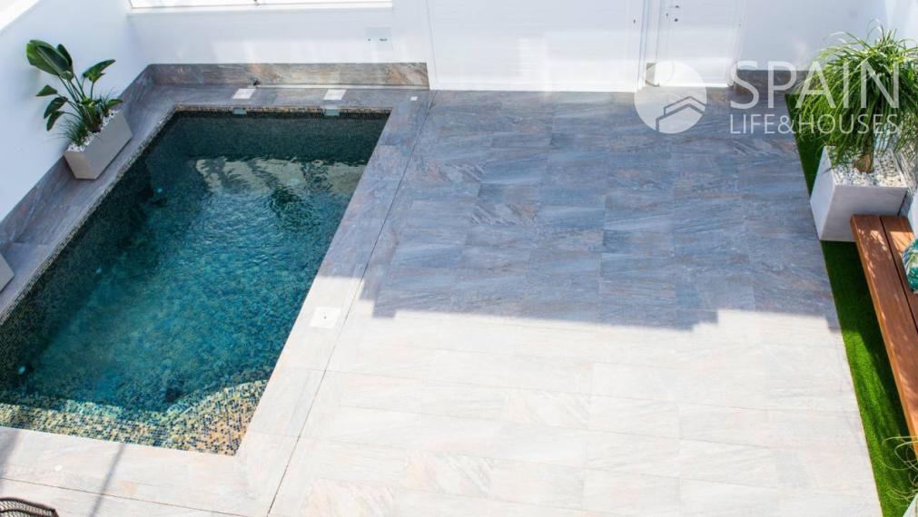 LAST ONE. Exclusive luxury villa 1.9 km from the sea and with private pool in San Pedro del Pinatar, Murcia. Delivery. Delivery in the first half of 2023