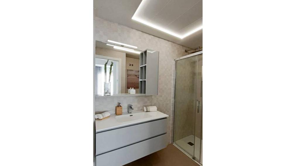 LAST ONE. Exclusive luxury villa 1.9 km from the sea and with private pool in San Pedro del Pinatar, Murcia. Delivery. Delivery in the first half of 2023