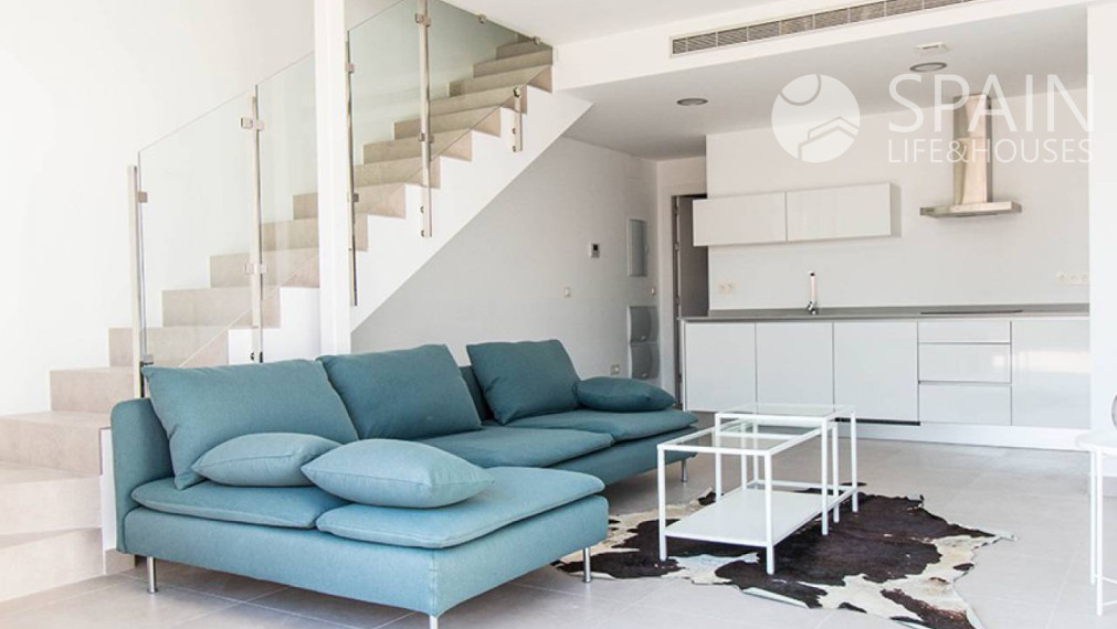 Luxury new build villa with private pool and 4 km from the sea in Villamartin, Orihuela Costa. Delivery February 2023