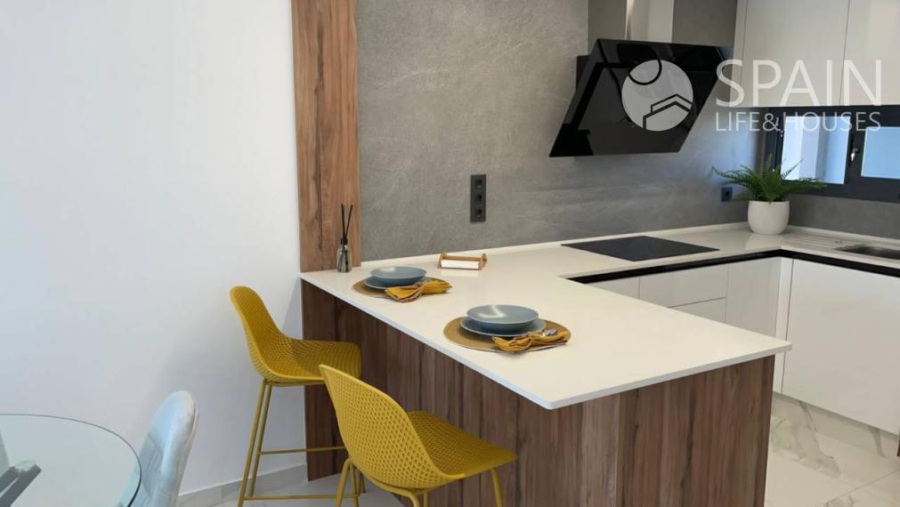 Apartment by the sea in Guardamar del Segura, Costa Blanca, 1 km from the beach. Delivery in March 2022