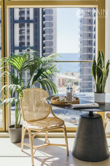 New luxury apartments in Europe's tallest building just 200 m from the sea in Benidorm; Costa Blanca