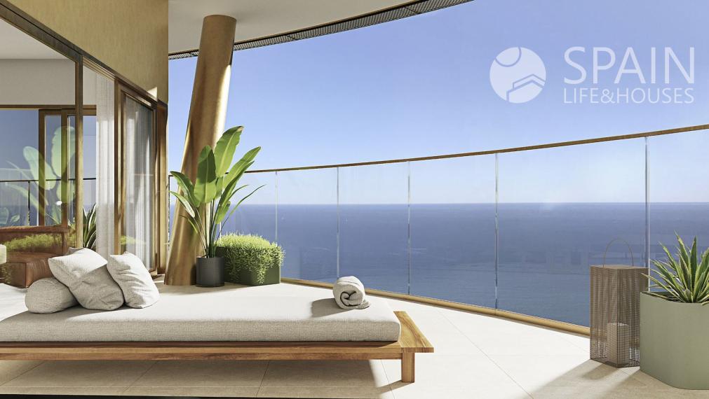 New luxury apartments in Europe's tallest building just 200 m from the sea in Benidorm; Costa Blanca