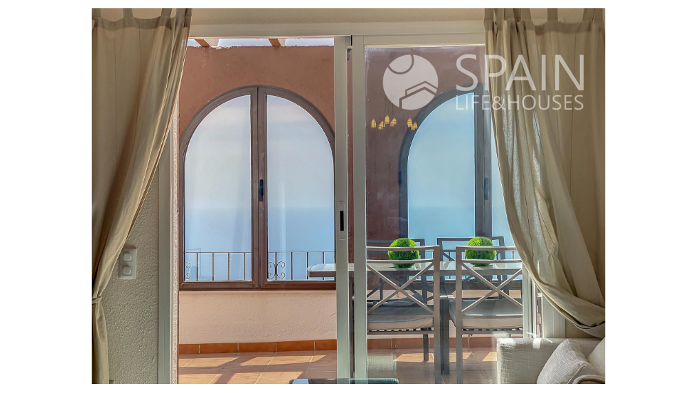 Apartment with spectacular sea views in benitachell, 2 km from the beach.