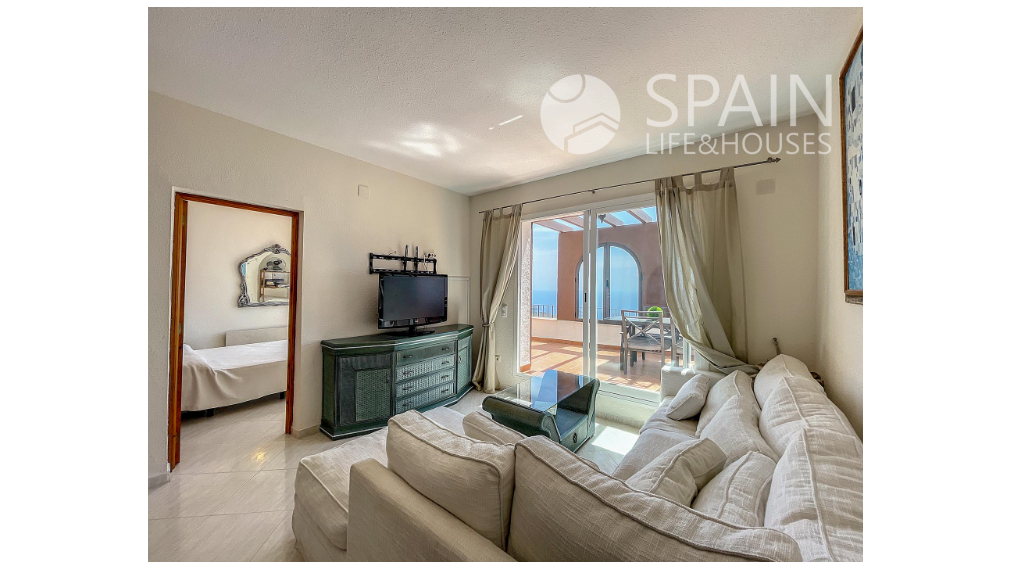 Apartment with spectacular sea views in benitachell, 2 km from the beach.