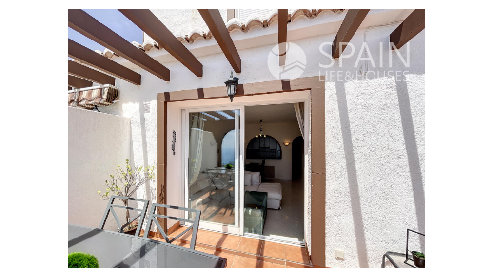 Apartment with spectacular sea views in benitachell, 2 km from the beach.