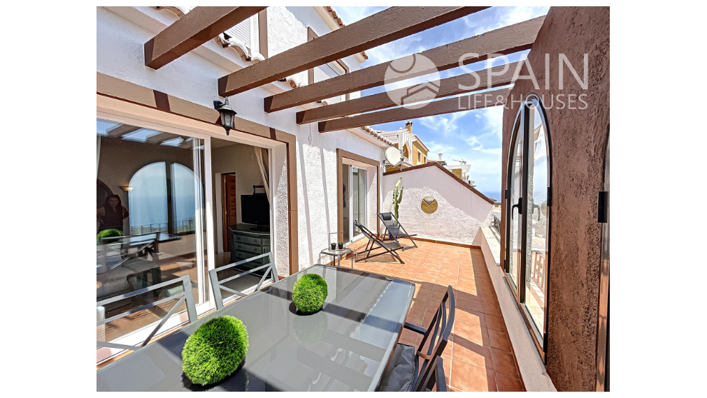 Apartment with spectacular sea views in benitachell, 2 km from the beach.