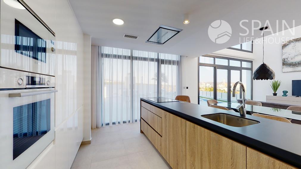 Spectacular villas overlooking the Mediterranean Sea and next to the Costa Blanca