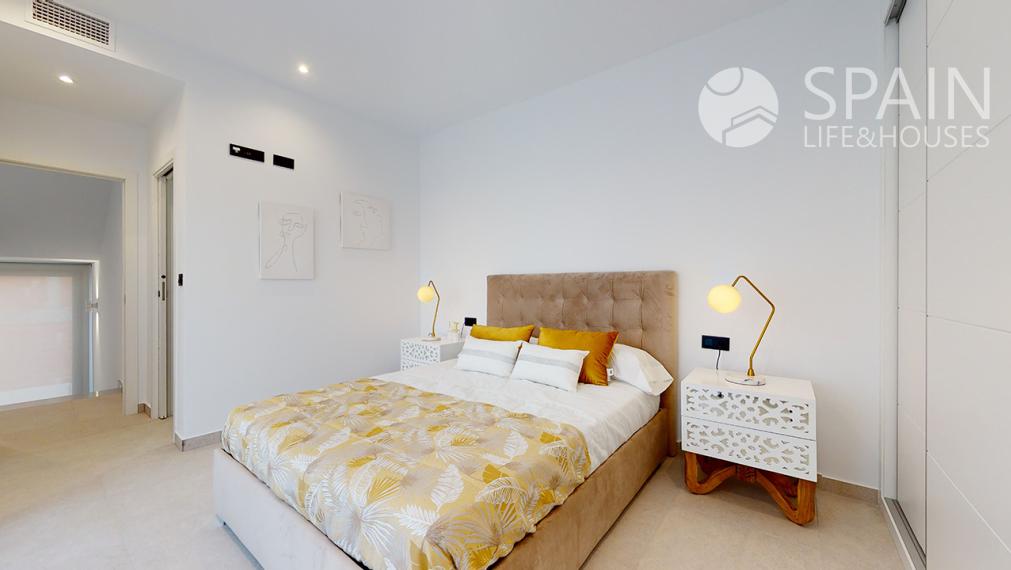 Spectacular villas overlooking the Mediterranean Sea and next to the Costa Blanca