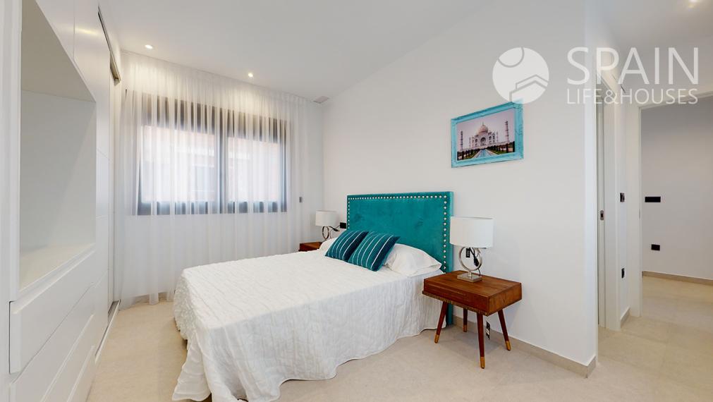 Spectacular villas overlooking the Mediterranean Sea and next to the Costa Blanca