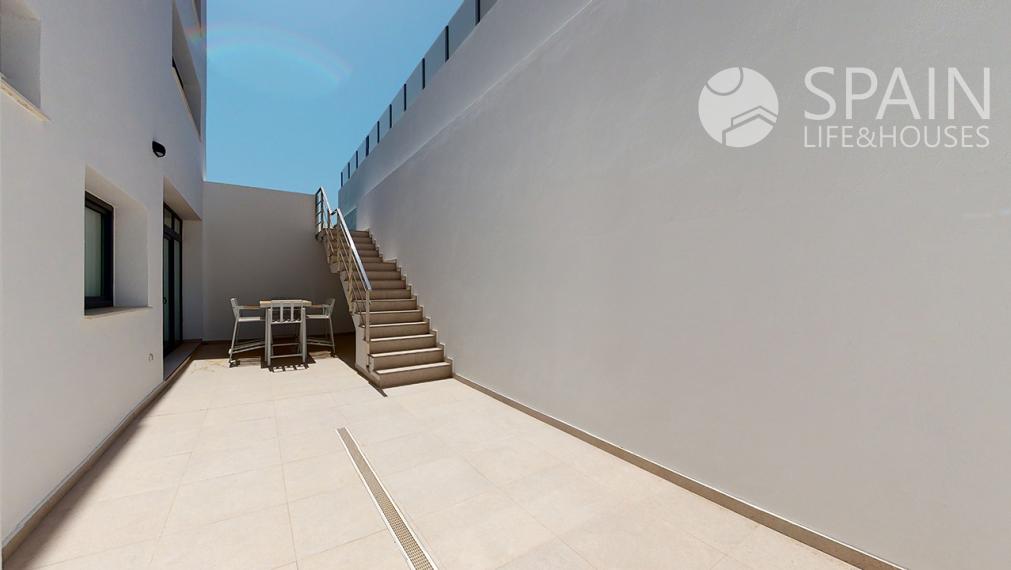 Spectacular villas overlooking the Mediterranean Sea and next to the Costa Blanca