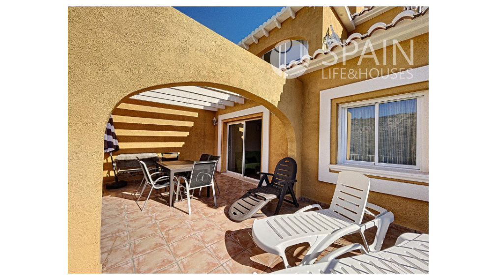 Apartment with mountain views and 700 meters from the beach. Key in hand