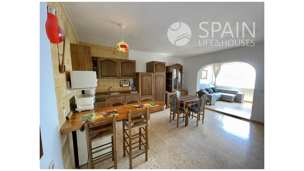 Charming apartment with sea view, 2 km from the sea.