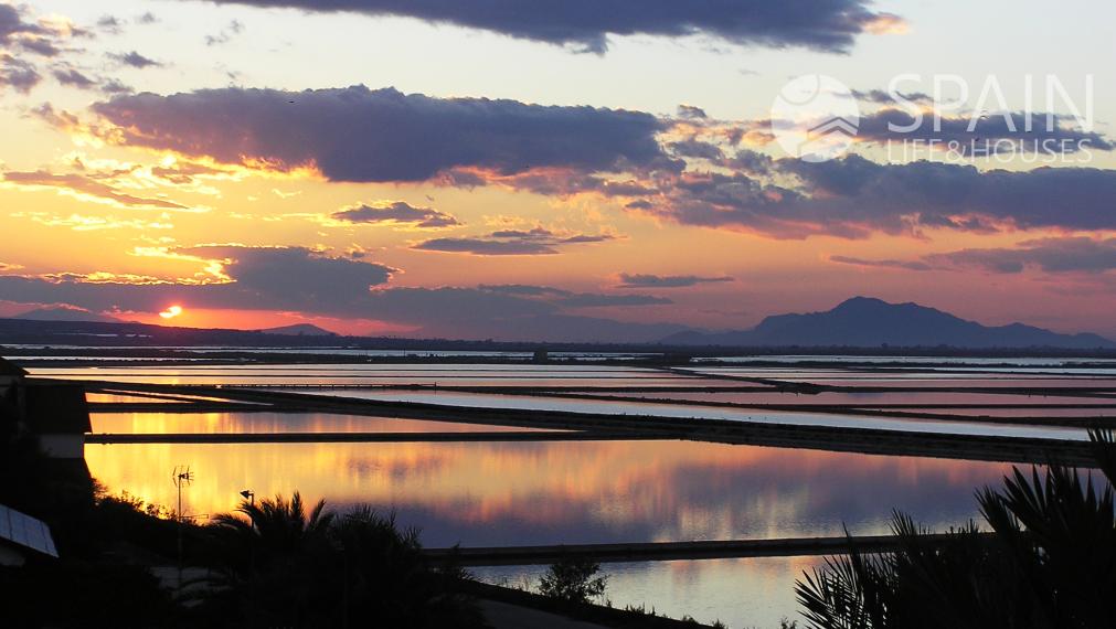 NEW FANTASTIC APARTMENTS  IN GRAN ALACANT, 3 km from the beach, 20 minutes from Alicante, Costa Blanca