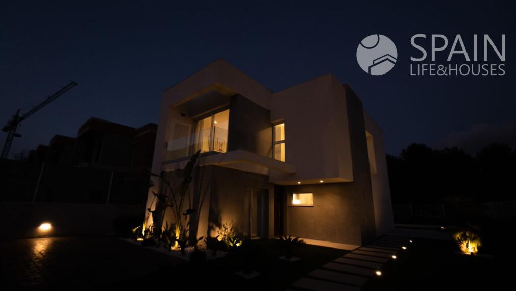 Magnificent villas 3-4km from the beach, in Finestrat, next to Benidorm. Delivery SEPT 2022