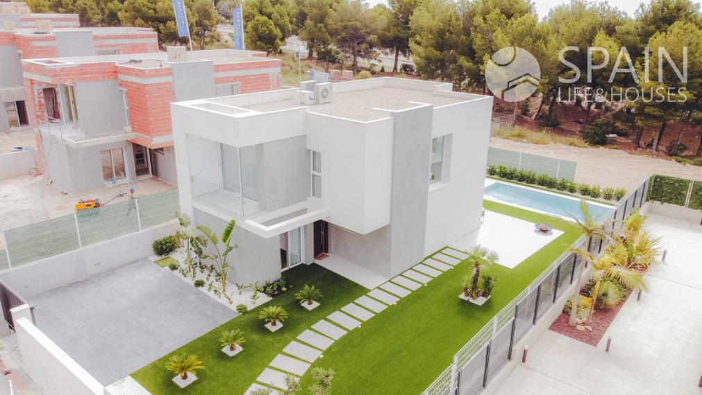 Magnificent villas 3-4km from the beach, in Finestrat, next to Benidorm. Delivery SEPT 2022