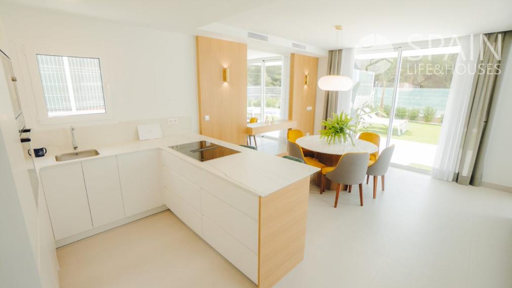 Magnificent villas 3-4km from the beach, in Finestrat, next to Benidorm. Delivery SEPT 2022