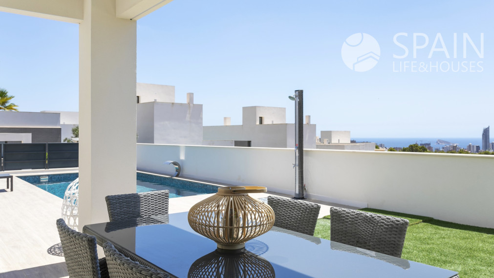 3/4 bedroom Villa for Sale in Finestrat/Benidorm- 2,5km from the beach- delivery 2023