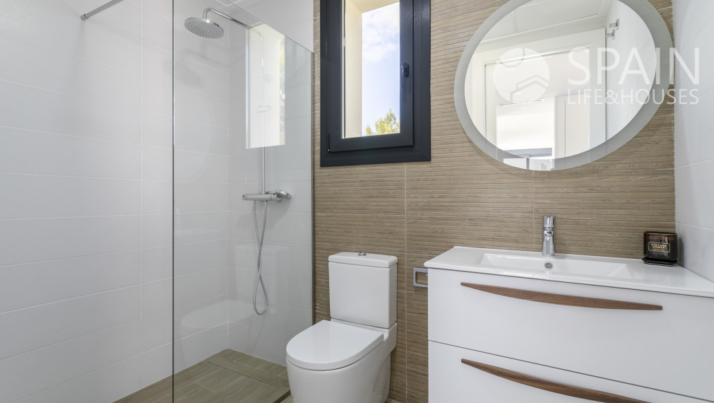 3/4 bedroom Villa for Sale in Finestrat/Benidorm- 2,5km from the beach- delivery 2023