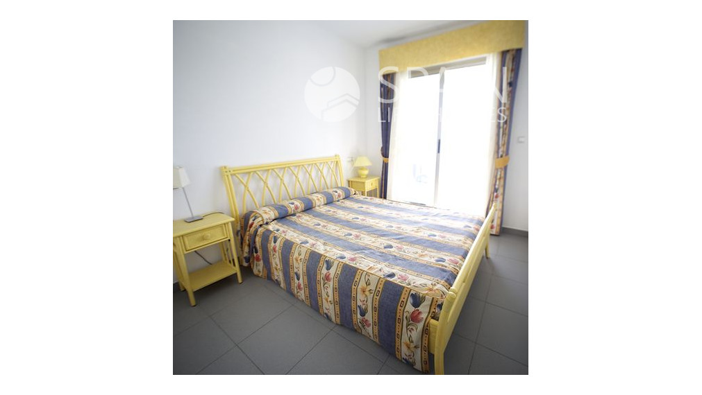 Sea front apartment in the fantastic Calpe, only 800 meters from the Peñon de Ifach.