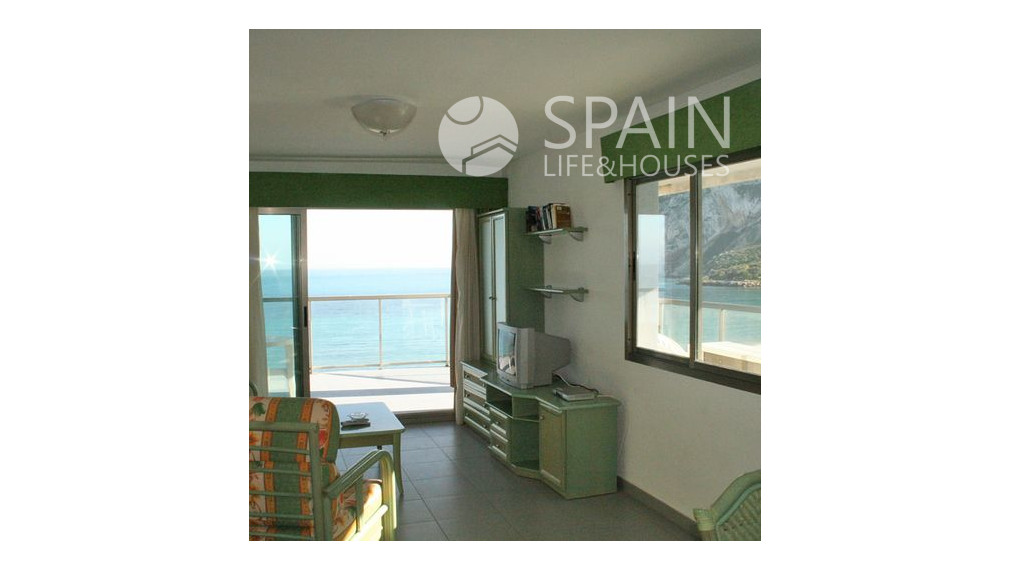 Sea front apartment in the fantastic Calpe, only 800 meters from the Peñon de Ifach.