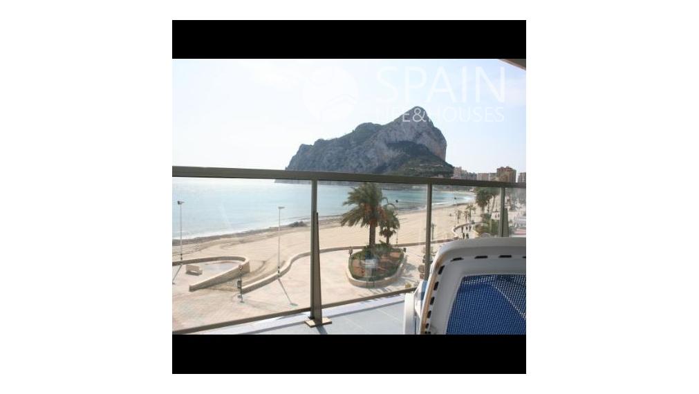Sea front apartment in the fantastic Calpe, only 800 meters from the Peñon de Ifach.