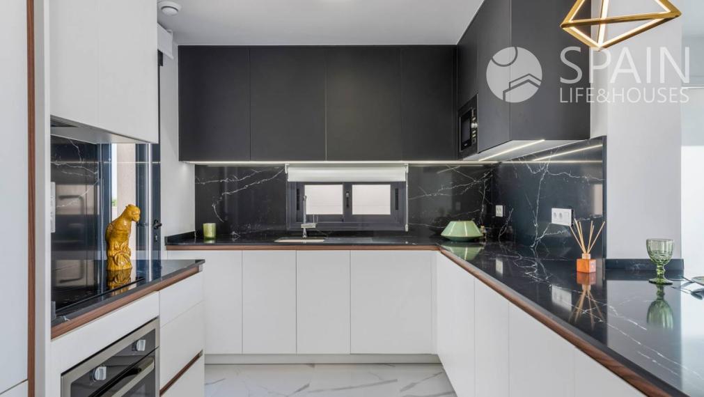 New bungalow in San Miguel de Salinas at a fantastic price and 8 km from the beach.