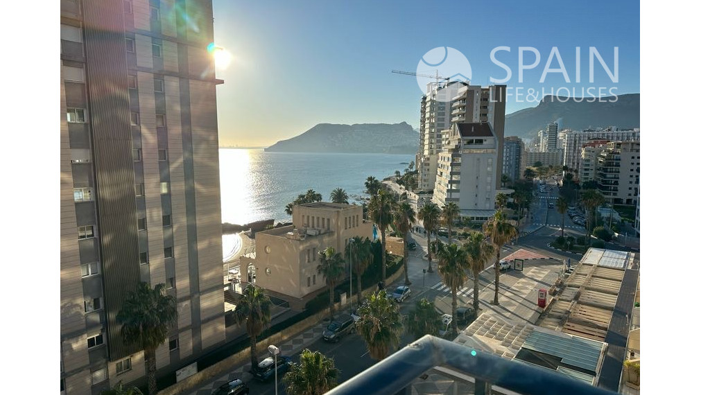 SOLD. A unique opportunity! Magnificent apartment with sea views in the second sea line in Calpe, Costa Blanca