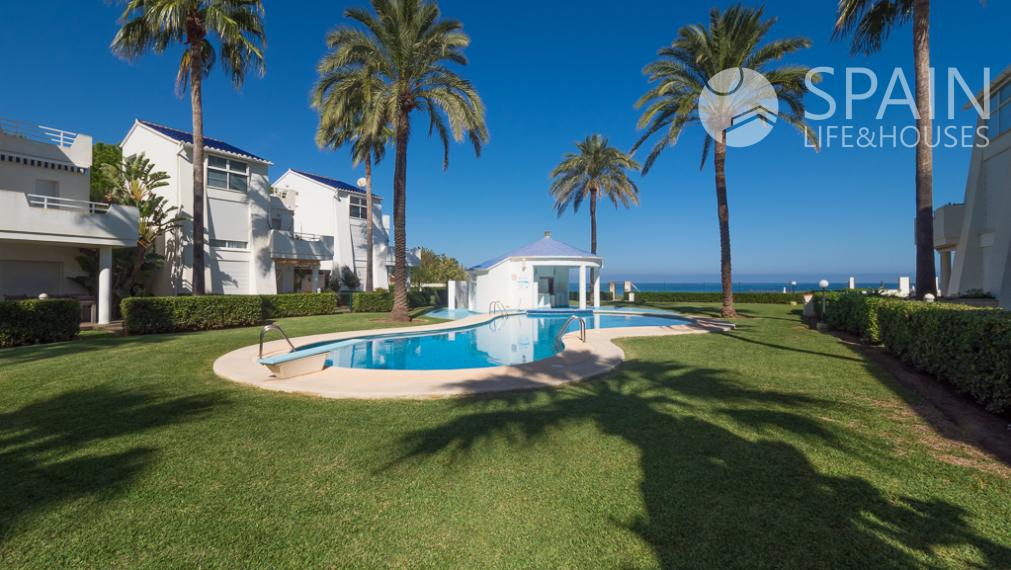 Exclusive Front Line Beach Townhouse in Dénia with Sea Views