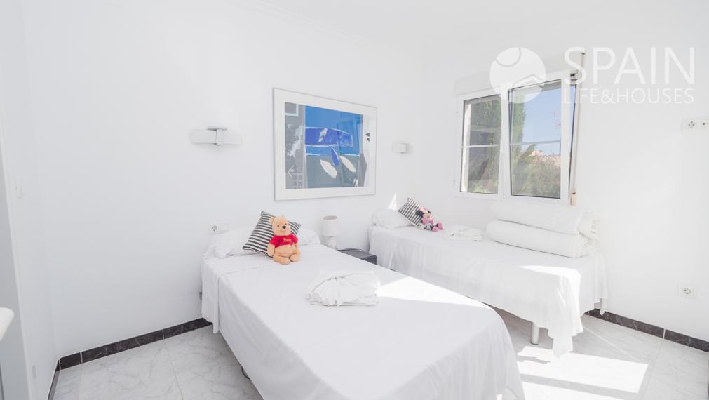 Exclusive Front Line Beach Townhouse in Dénia with Sea Views