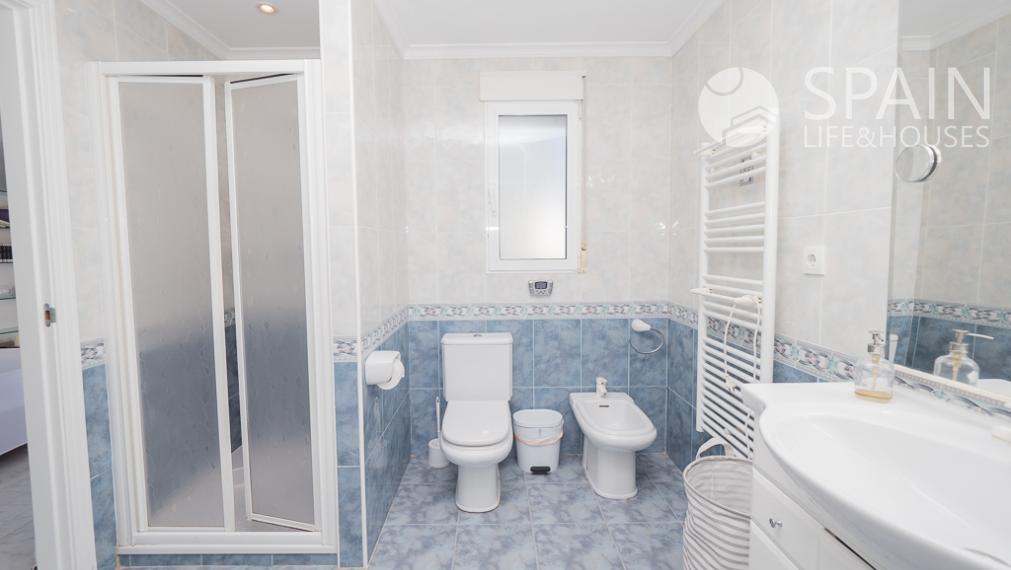 Exclusive Front Line Beach Townhouse in Dénia with Sea Views