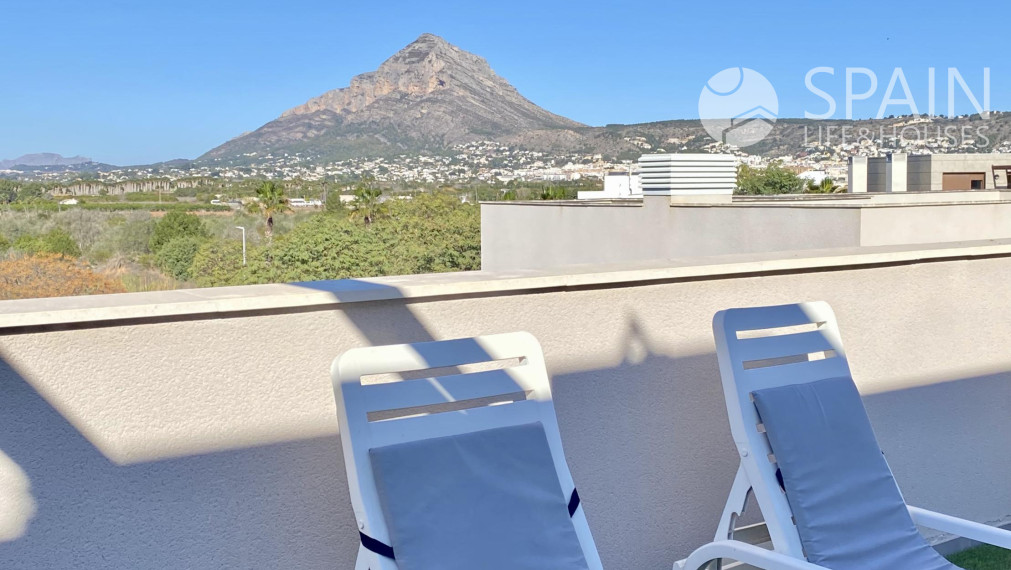 Live the Luxury at Arenal Beach! 4-Bedroom Duplex Penthouse with Montgó and Sea Views in Jávea