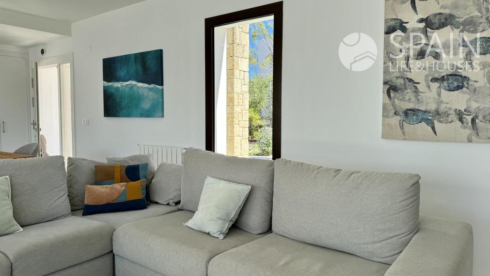 "Live the Mediterranean Luxury: Exceptional Single Storey Villa with Montgó Views in Jávea".
