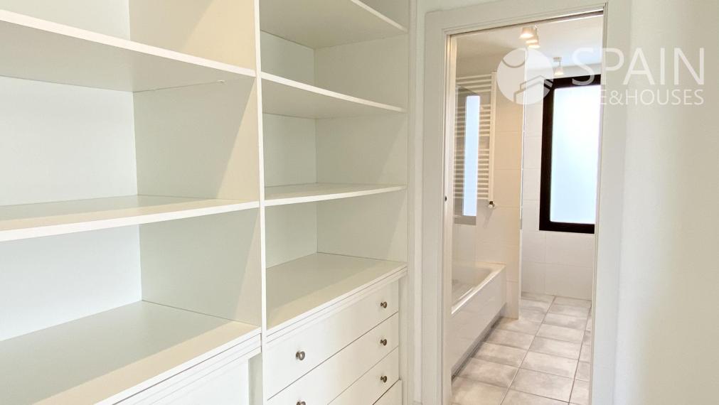 "Live the Mediterranean Luxury: Exceptional Single Storey Villa with Montgó Views in Jávea".