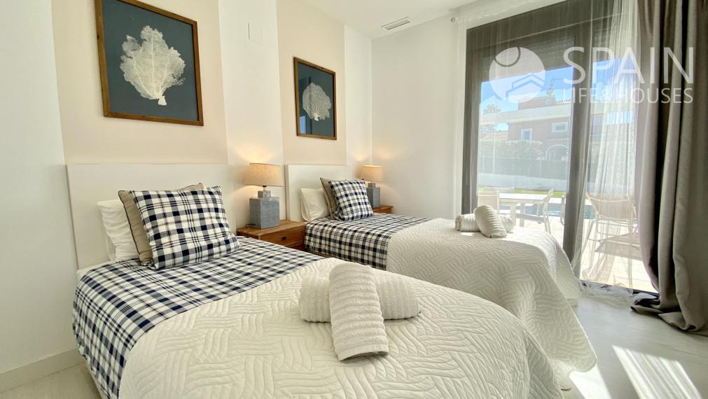 "Live the Mediterranean Luxury: Exceptional Single Storey Villa with Montgó Views in Jávea".