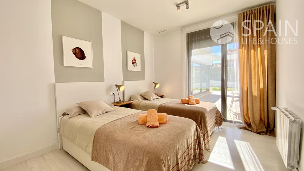 "Live the Mediterranean Luxury: Exceptional Single Storey Villa with Montgó Views in Jávea".