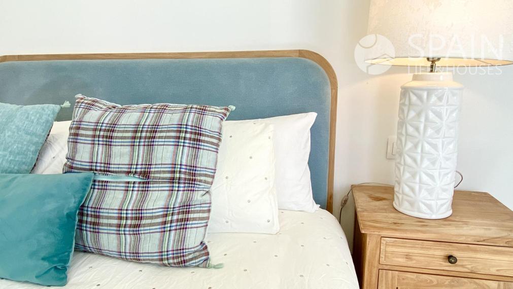 "Live the Mediterranean Luxury: Exceptional Single Storey Villa with Montgó Views in Jávea".