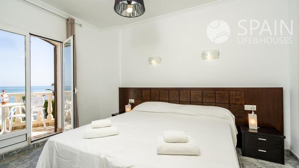 Coastal Paradise: Exclusive 6 Bedroom Villa in Denia, Surrounded by Luxury and Convenience