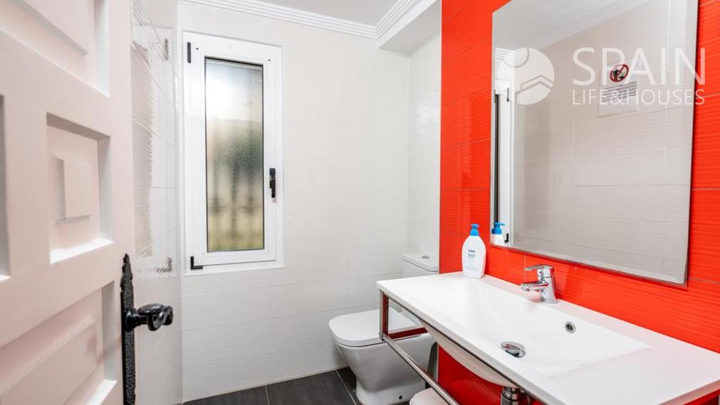 Coastal Paradise: Exclusive 6 Bedroom Villa in Denia, Surrounded by Luxury and Convenience