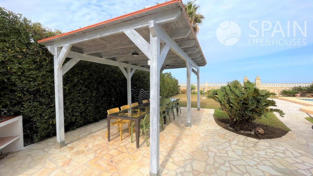 Coastal Paradise: Exclusive 6 Bedroom Villa in Denia, Surrounded by Luxury and Convenience